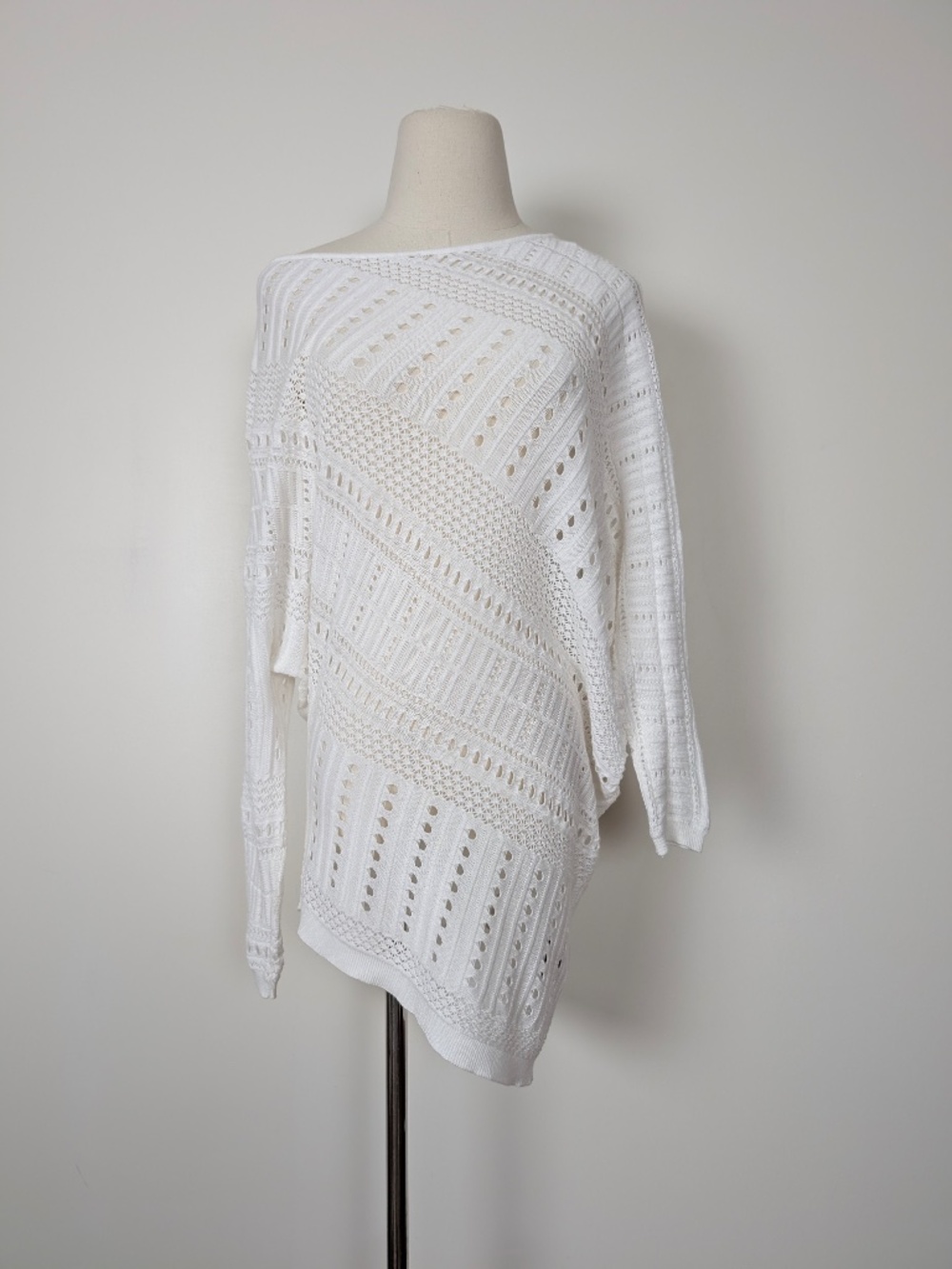 Le Chateau White Crochet Top Asymmetrical Long Sleeve Boho Size XS - Picture 11 of 13